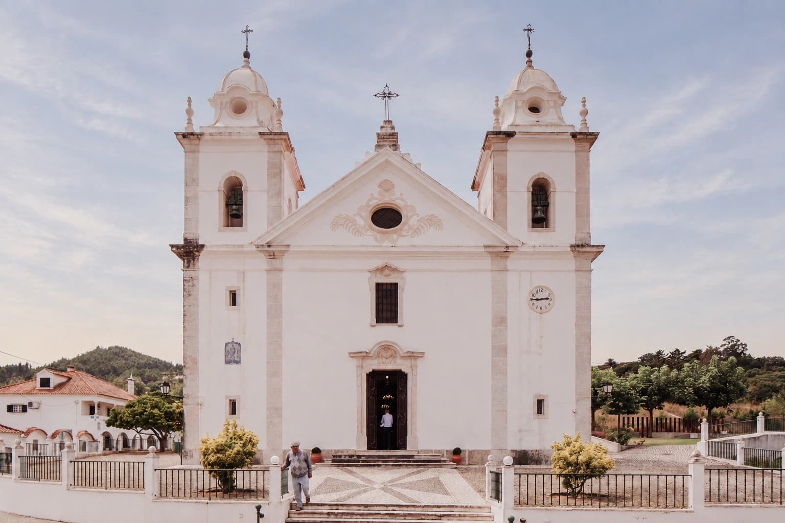 The white twin-towered façade of Igreja de São Silvestre